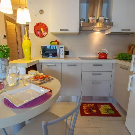 Cherubino - Stunning View With Swimming Pool Apartment