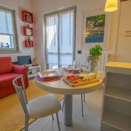 Cherubino - Stunning View With Swimming Pool Parzanica